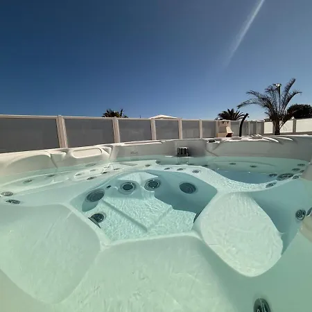 New In Playa Blanca, Lanzarote -adults Only- * 普拉亚布兰卡