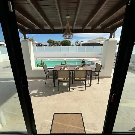 New In Playa Blanca, Lanzarote -adults Only- * 普拉亚布兰卡